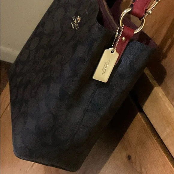 NEWER COACH Red/Brown Signature Coated Canvas and Leather Small Town Bucket Bag! - Picture 4 of 13